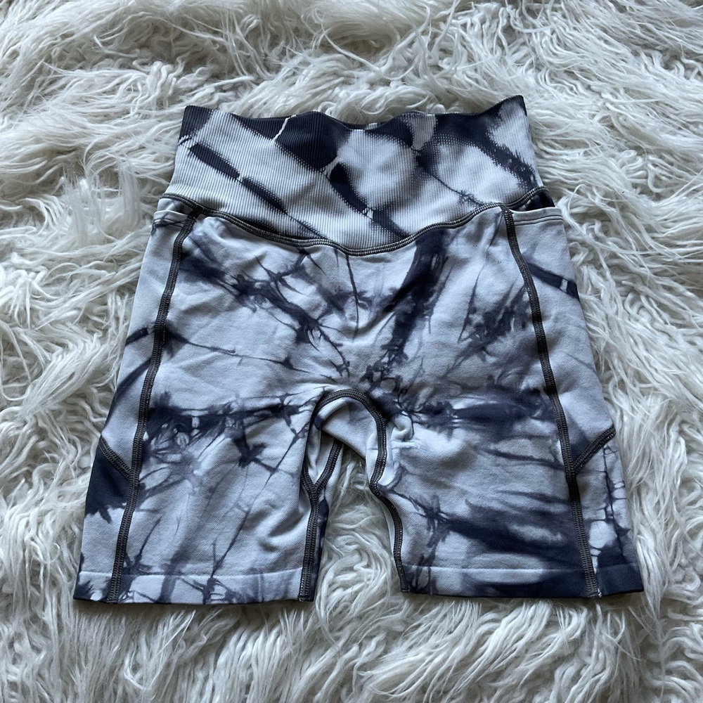 NWOT Victoria’s Secret Pink Tie Dyed High Waist Bike Shorts‎